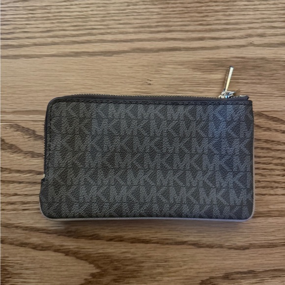 Michael Kors - Double Zip Wristlet - Picture 2 of 5